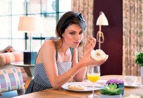 Chica en dieta japonesa