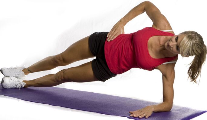 Plancha lateral un ejercicio para adelgazar el abdomen y los costados. 